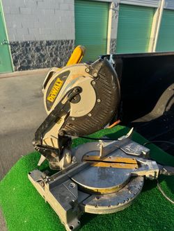 DEWALT DW713 10” Compound Miter Saw – 15 Amp – Works Perfect