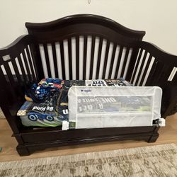 Crib / Toddler Bed 