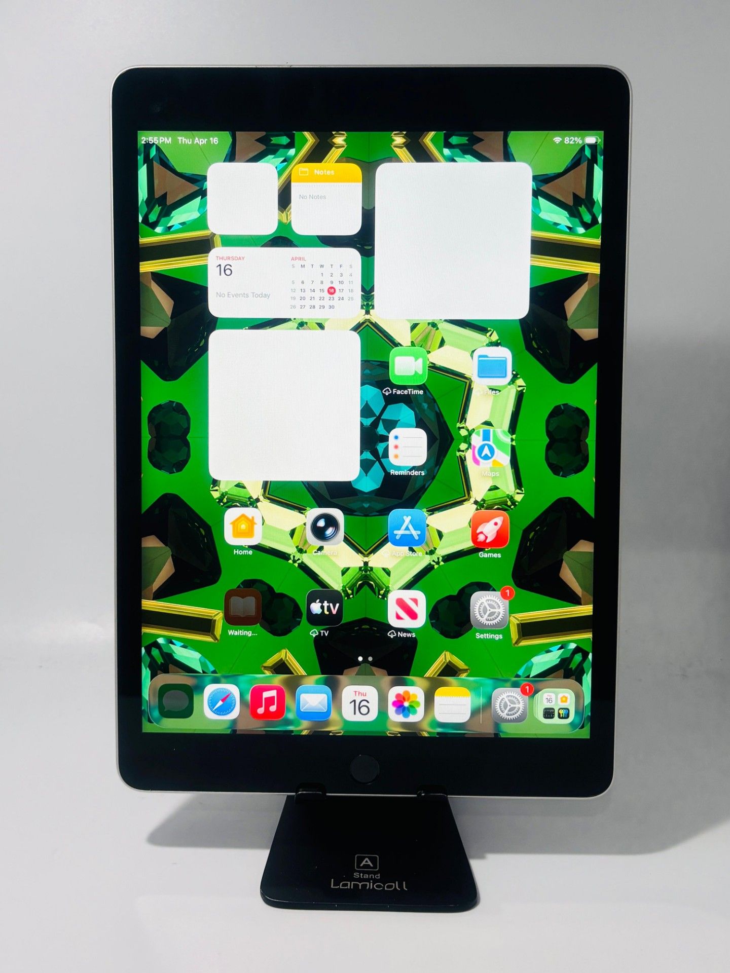 Apple iPad 9th Gen 64GB 10.2” Display Fully Functional