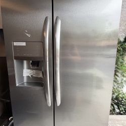 Frigidaire 26 Cu Ft