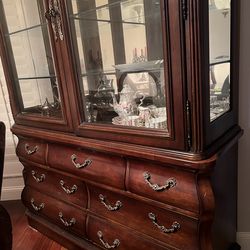 Bernhardt China Cabinet $1250