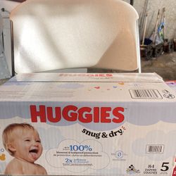 HUGGIES  SIZE   5     84      pañales