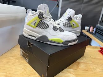 Nike Jordan 4 Retro size 5.5