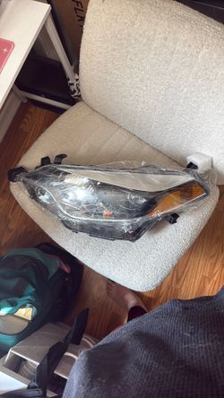 Toyota Corolla Left Headlight