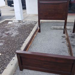 Twin bed