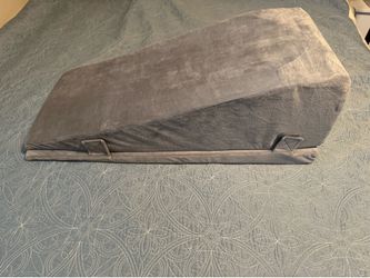 Leg Elevation Pillow - Like New