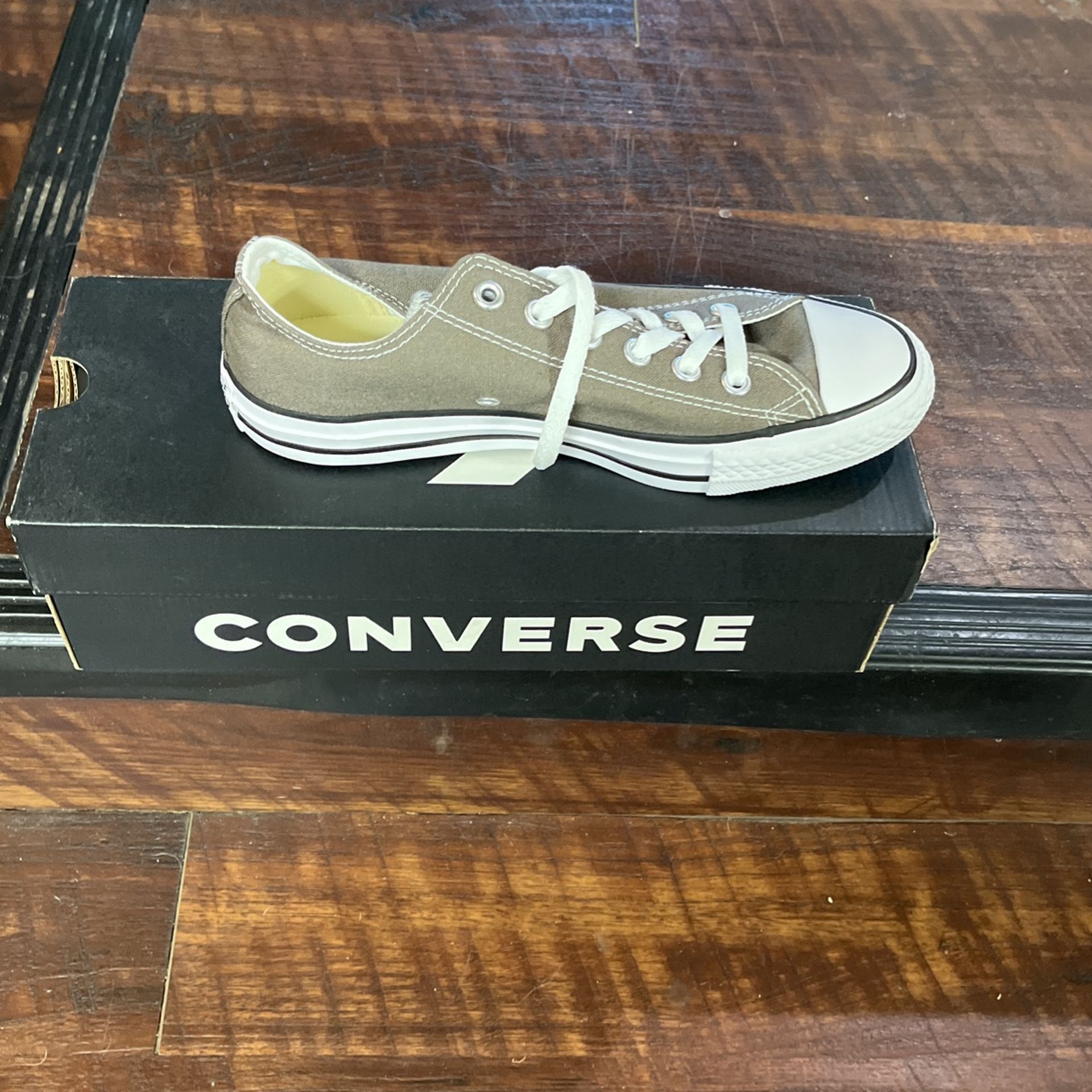 Converse $ 30.00 Cash Only