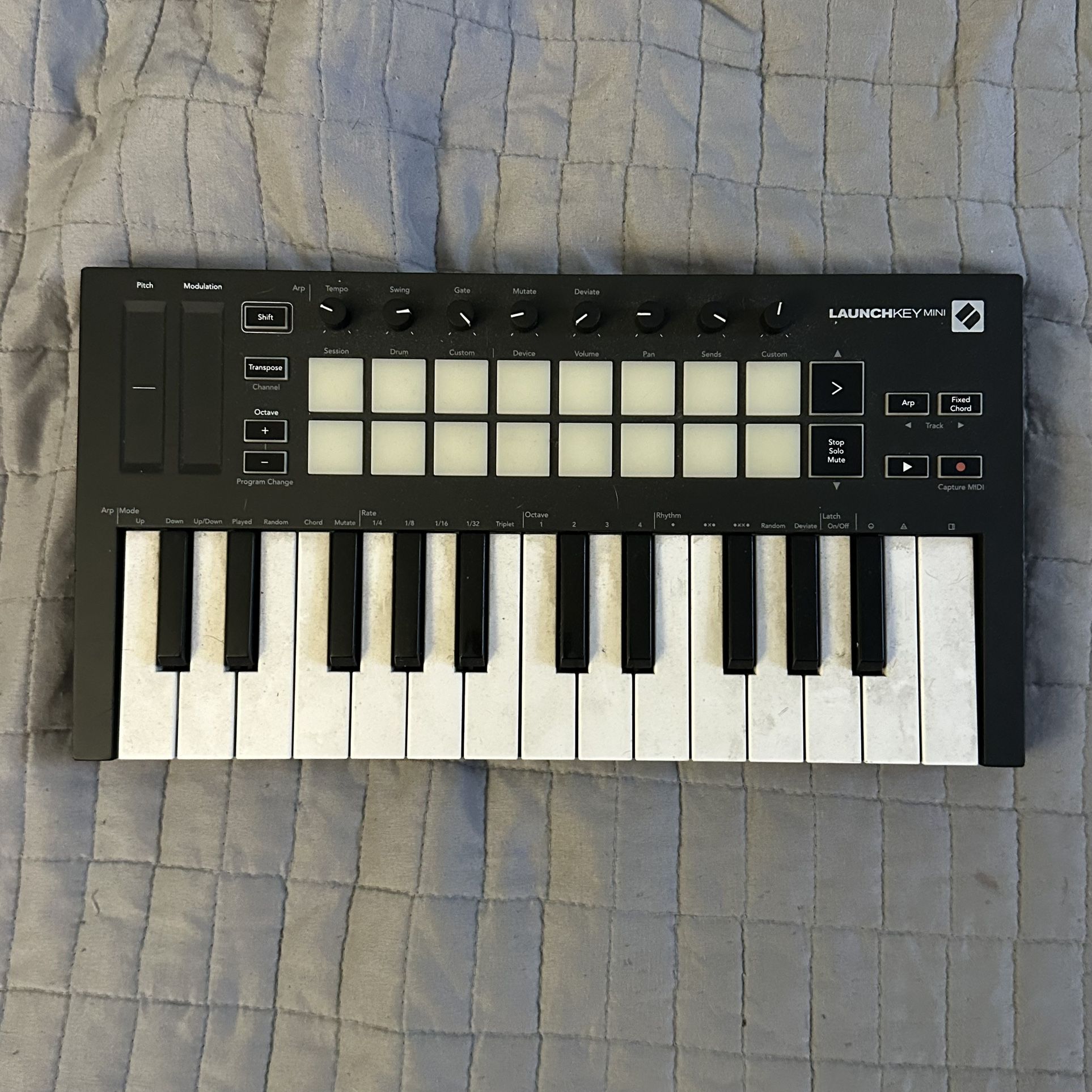 Novation Launchkey Mini MK3 MIDI Keyboard and Pad Controlle
