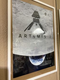 NASA wallpaper / hanger 5 dollar