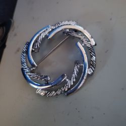 vintage Sarah Coventry brooch  Silvery Swirl 1972