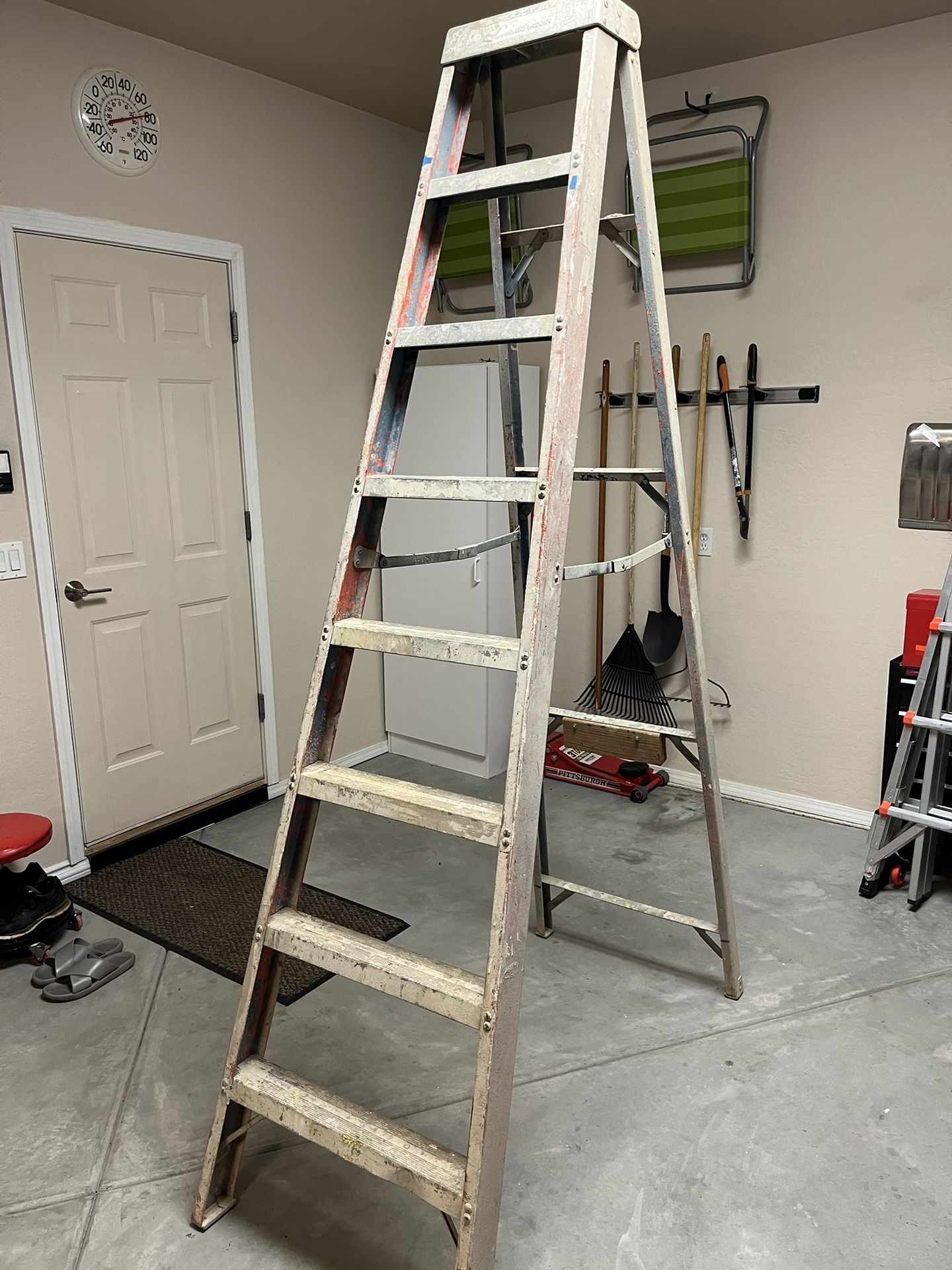 Step Ladder 8 Foot