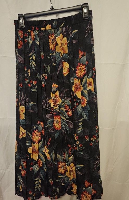 Womens Skirt Size M