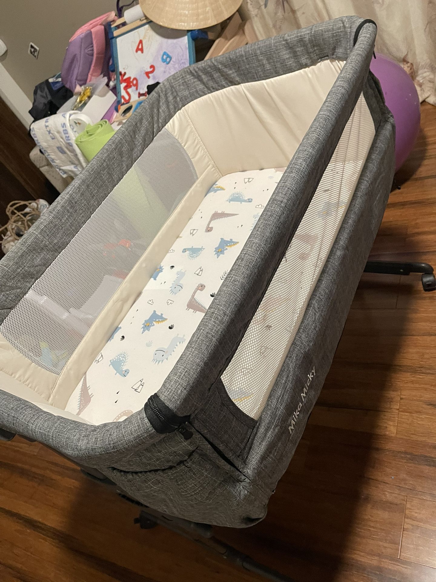 mika mickey bedside bassinet