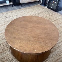 Round coffee table