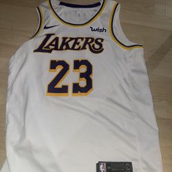 LeBron James Men’s Nike jersey Size Large