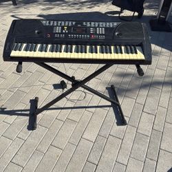 Electric keyboard Plus stand