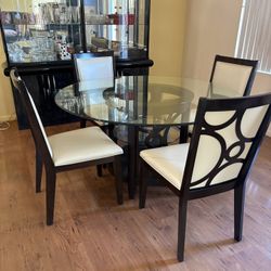Dinning Table With 4 Chairs 