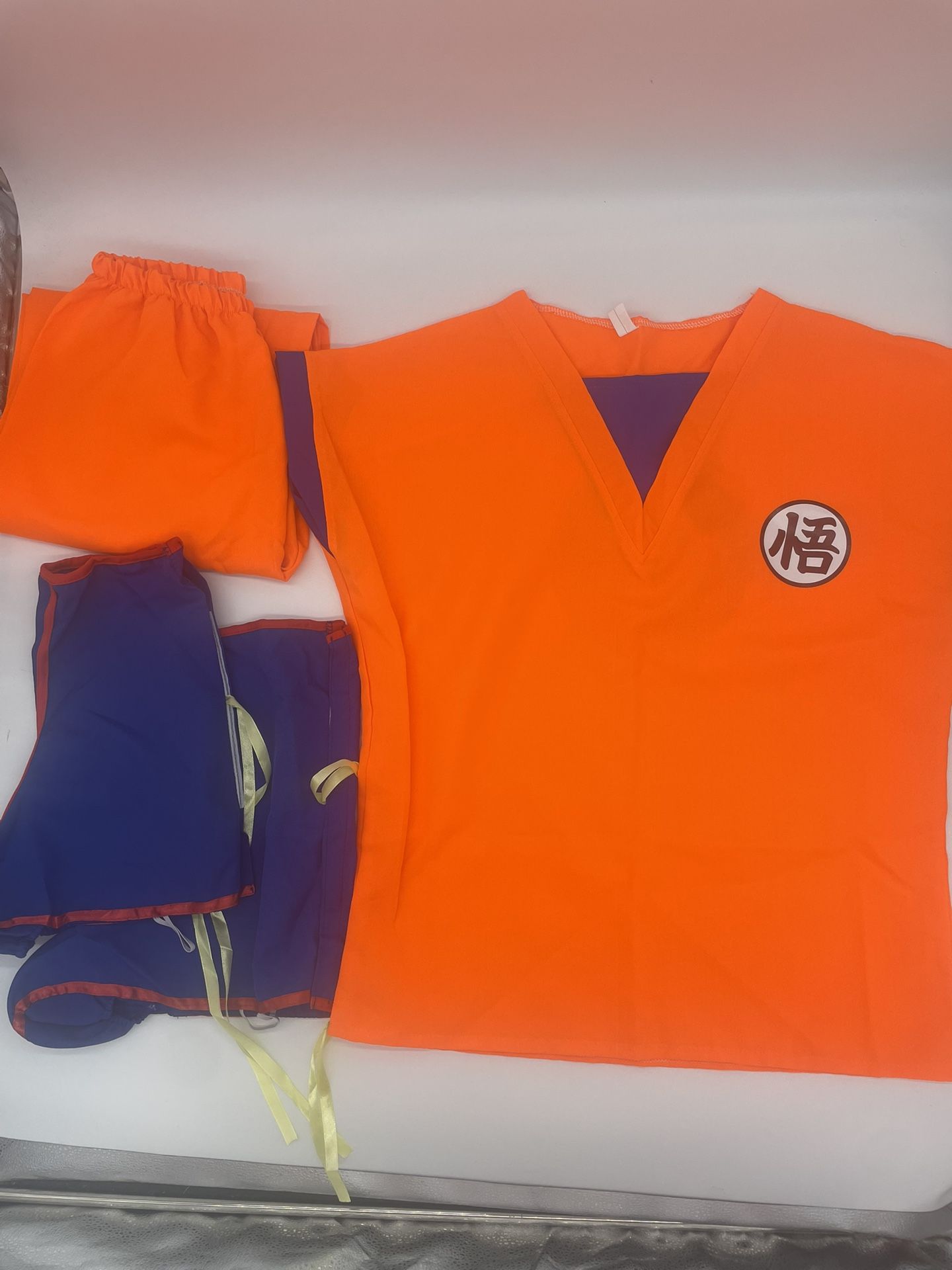 Goku, Dragon Ball Z, Super Saiyan Adult Cosplay Costume, Small *BRAND NEW*