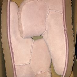 Woman’s Pink Uggs