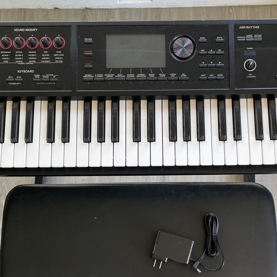 Roland FA-06 Professional keyboard Workstation 