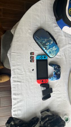 Switch with pro controller three games case and SD card