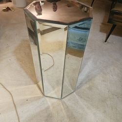 VINTAGE MIRRORED PEDESTAL/ SIDE TABLE