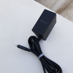 NINTENDO SWITCH ORIGINAL CHARGER