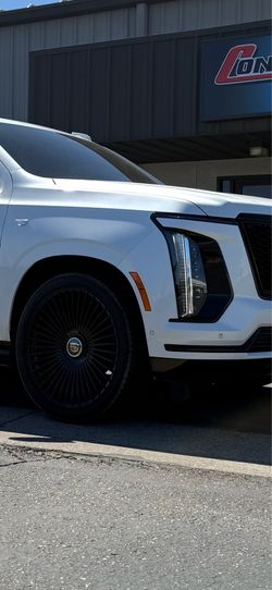 Cadillac Escalade 24” new blk monsory styie new rims tires set with floating caps