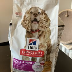 Dog Food 11+ Senior 4.5LBS EXP:09/2026