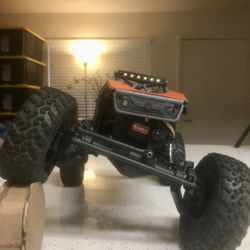 1/18 UTB18 Capra 4X4 RTR Brushed Rock Crawler