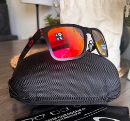 New Oakleys  Box, Pouch Cloth All Included