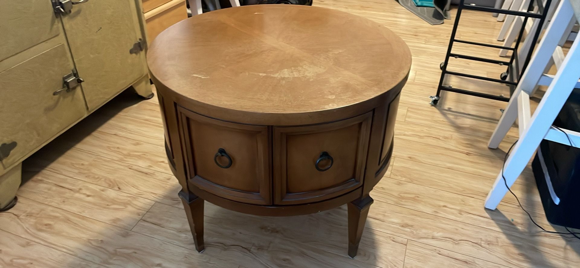 Round table
