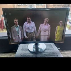 22" ASUS VS228H-P MONITOR WITH HDMI, DVI AND RGB PORTS HAS LINES ON SCREEN $40 FINAL PRICE

DOOR PICKUP ONLY IN NE DC 20019