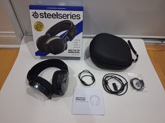 SteelSeries Arctis 7P wireless headset,  year 2020 version