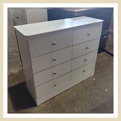 Eight drawers dresser