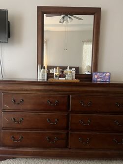 Dressing Table With Queen Size Bed Total $600