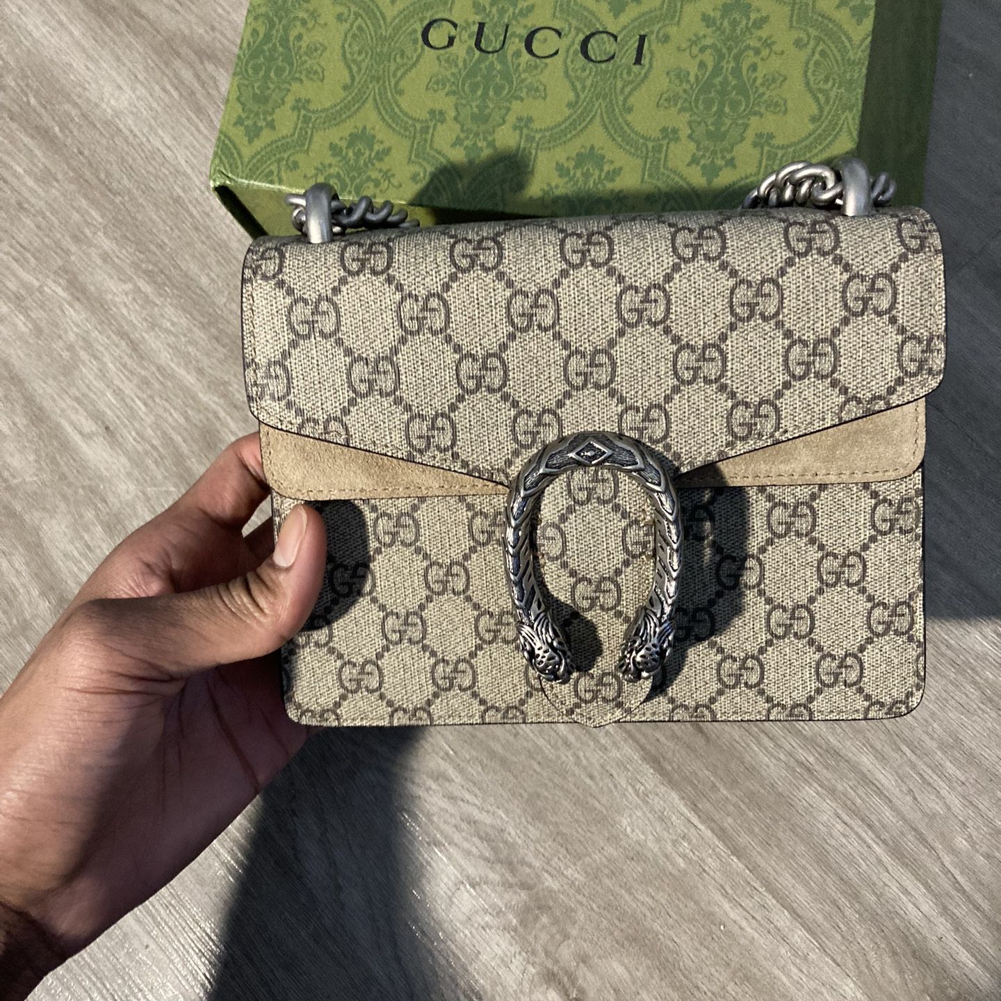 Gucci messenger bag for Sale in New York, NY - OfferUp