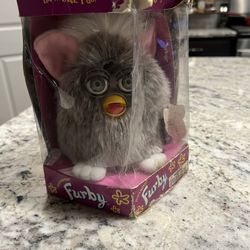 Tiger Vintage 1999 Furby 70-800 grey and white Electronic Interactive Toy New
