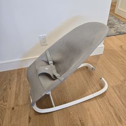 Munchkin Spring 2in1 Bouncer And Rocker