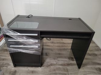 Black Computer Desk with Drawers and Keyboard Tray
