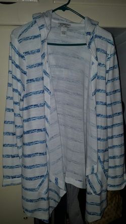 Cute sweater new size large never used