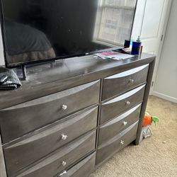 Queen Size Bed with Matching Dresser