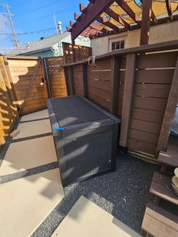 Storage box