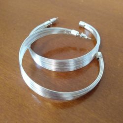 BRAND NEW IN PACKAGE LADIES FASHION BIG 2-1/2" SILVER HOOP DANGLE EARRINGS FOR PIERCED EARS