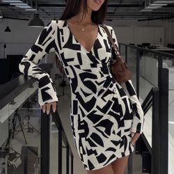 H&M ABSTRACT MOD PRINT WRAP MINI DRESS 