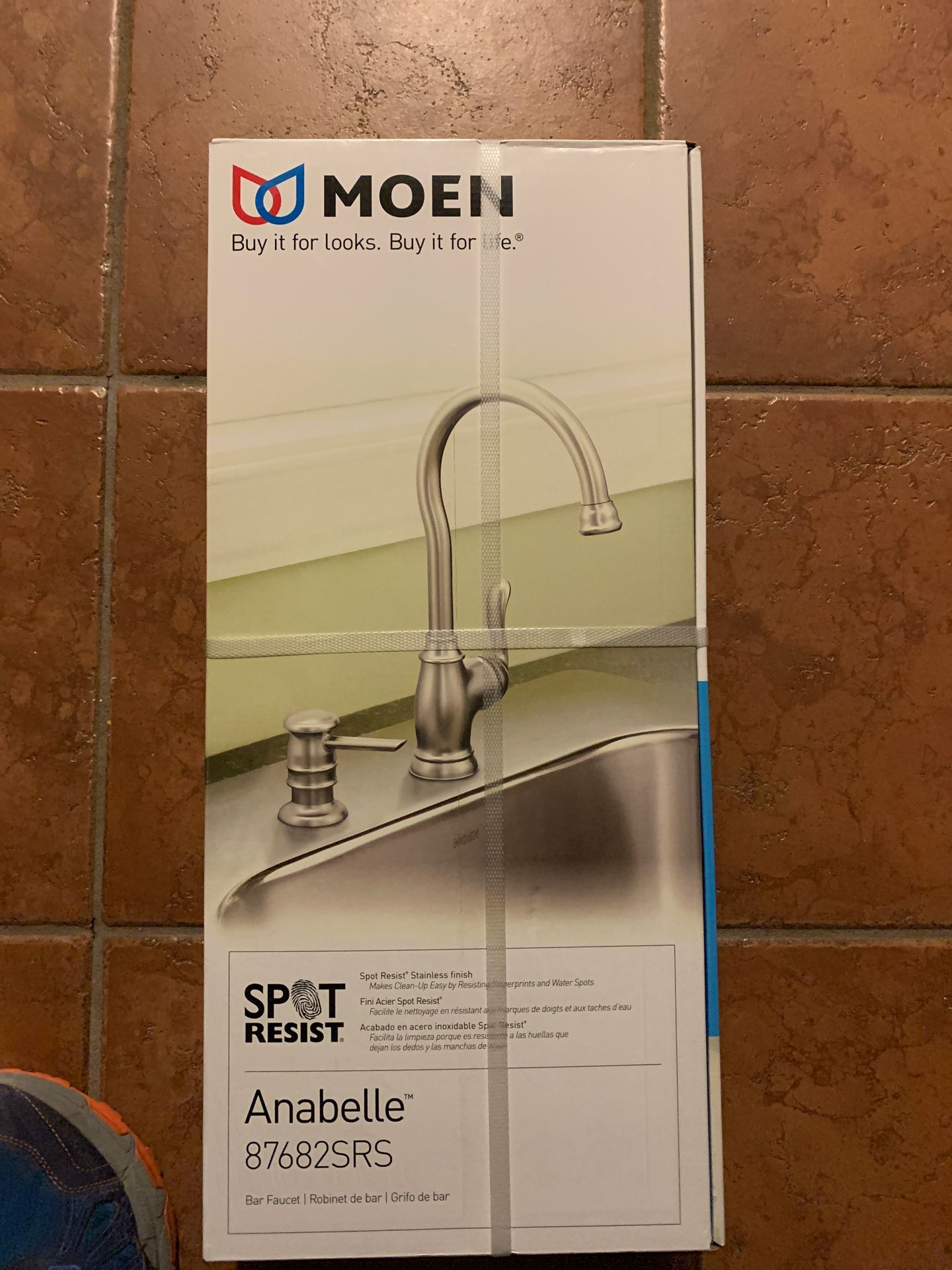 Kitchen faucet brand new