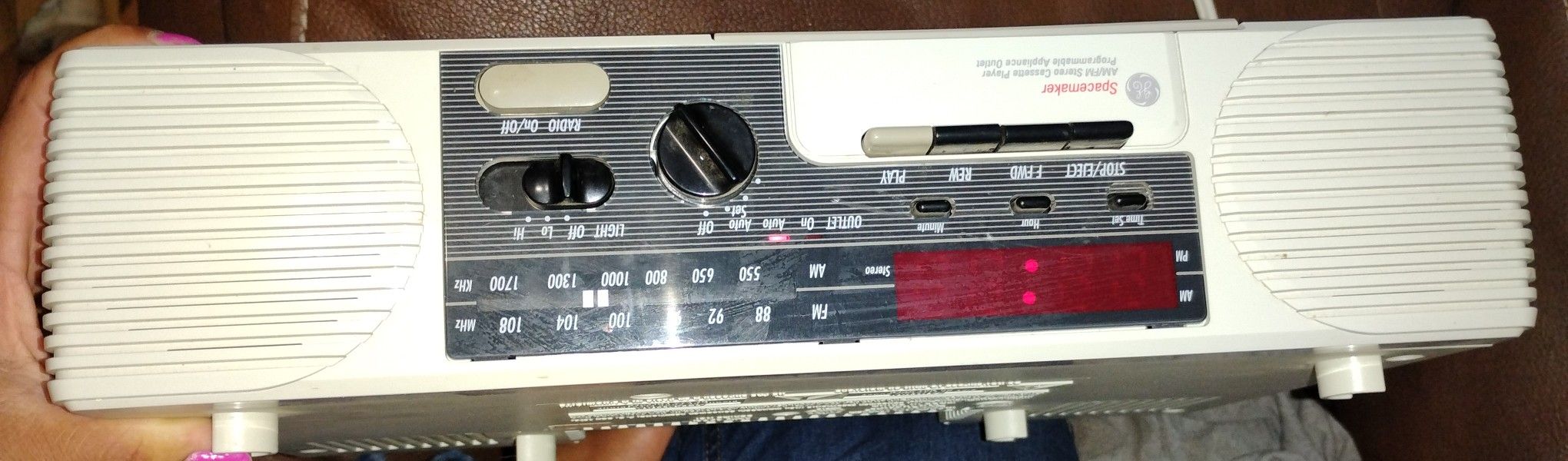 The GE Spacemaker AM/FM Radio Cassette Player 7-4285A is a vintage audio