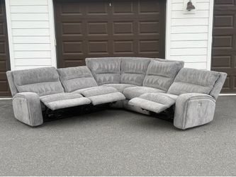 Sectional couch power recliner great condition delivery available