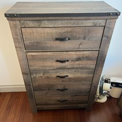 Chest/Dresser 5-drawer