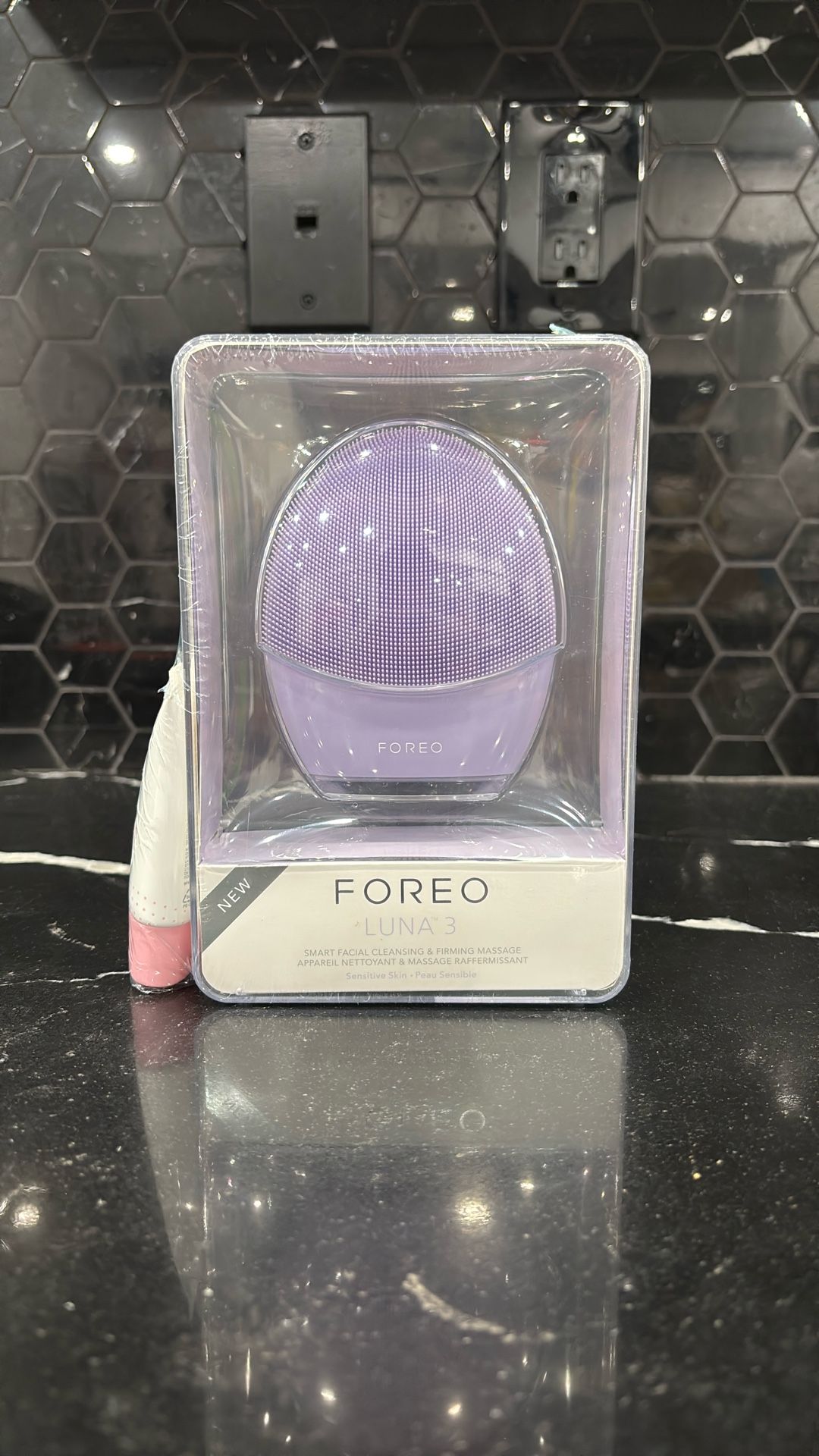 FOREO LUNA 3 Facial Cleansing & Firming Massage Device, + 0.67 fl oz Foaming Cleanser